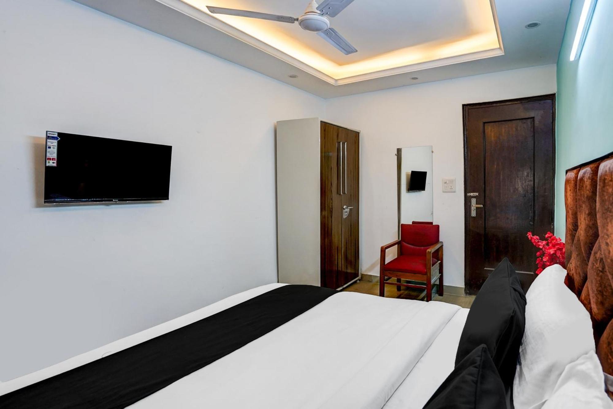 Hotel O Silver Key Kd Plaza Near Saket Metro Station نيودلهي المظهر الخارجي الصورة